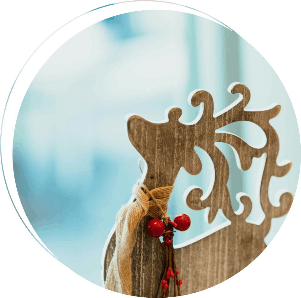 Holzfigur eines Rentiers